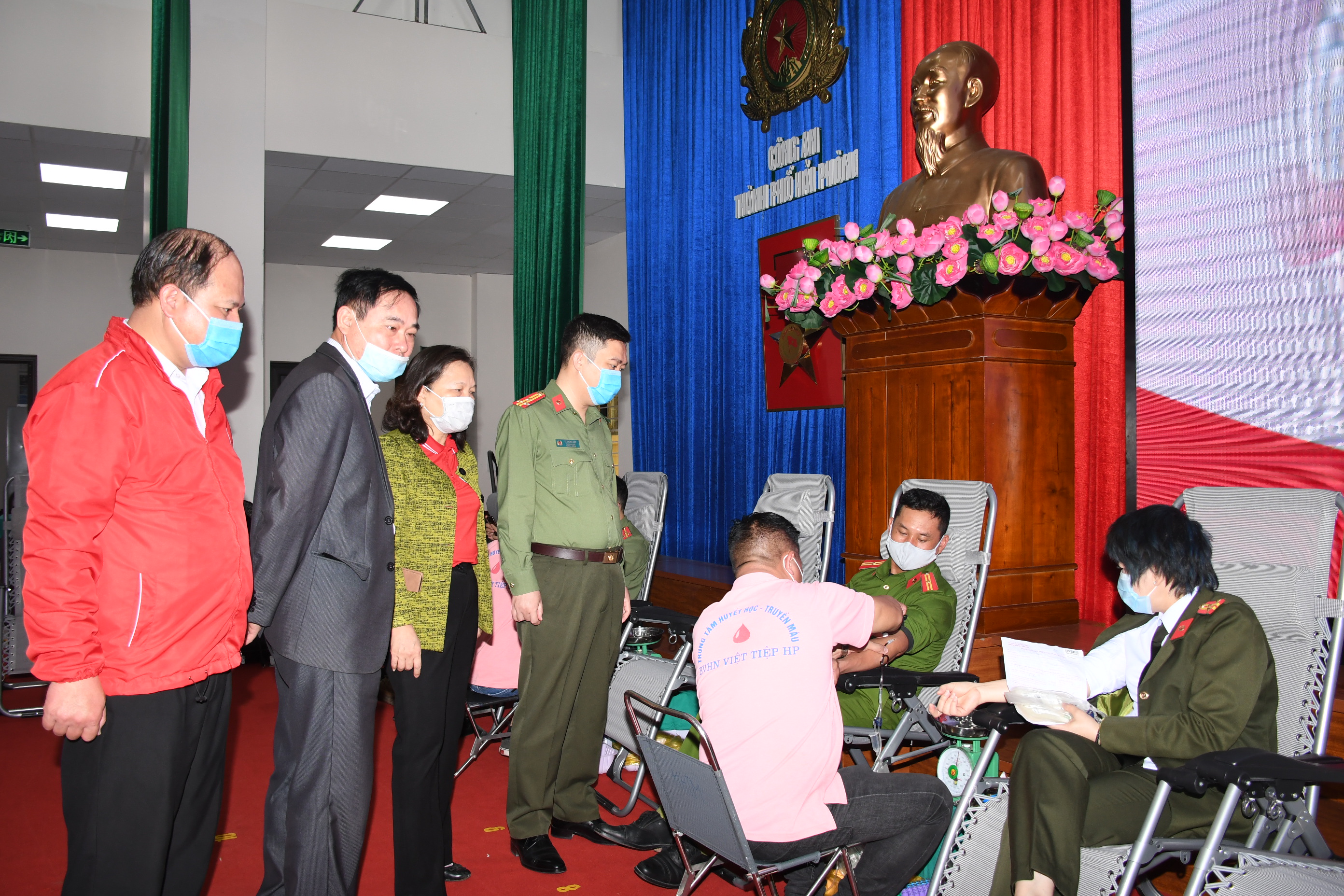 Thu nhận hơn 600 đơn vị máu trong Ngày hội hiến máu tình nguyện năm 2021